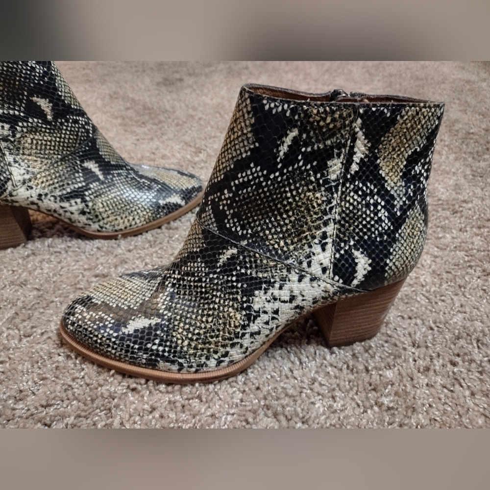 Madewell Snake Embossed Ankle Boots 8.5 - Picture 2 of 14